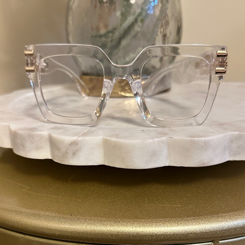 Clear Square Frame Women’s Glasses - Transparent. 004